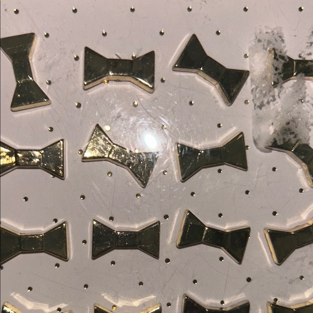 Kate Spade Gold Bow Push pins - Picture 2 of 5